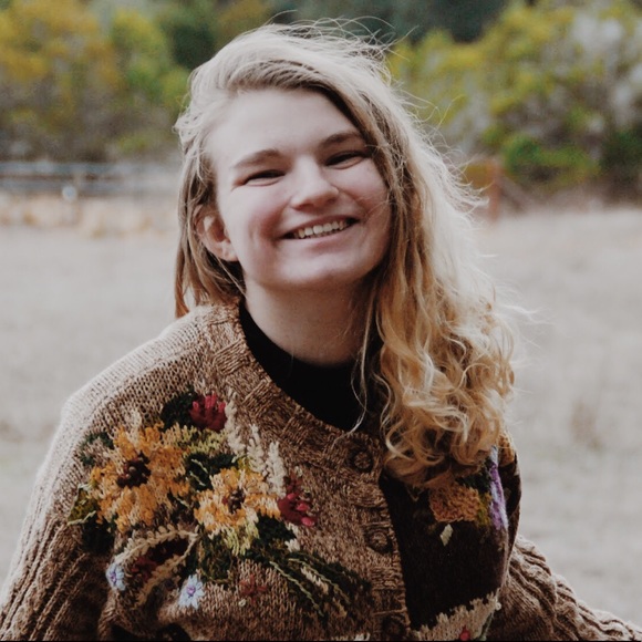 Meet your Posher, Em - Picture 3 of 3